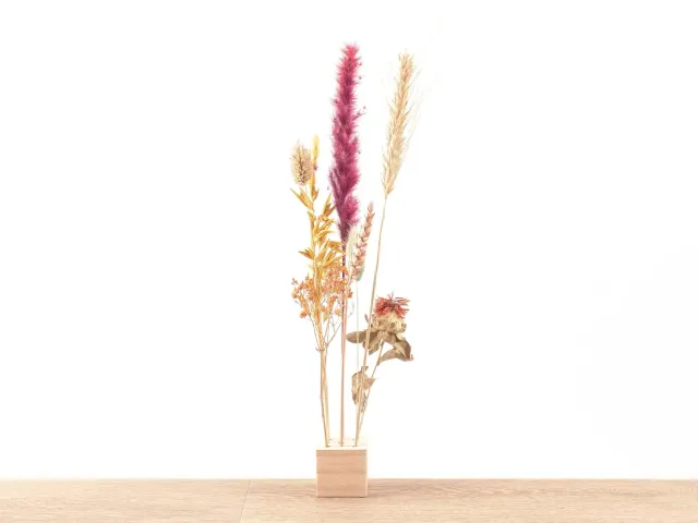 FlowerHero S droogbloemen standaard hout + arrangement