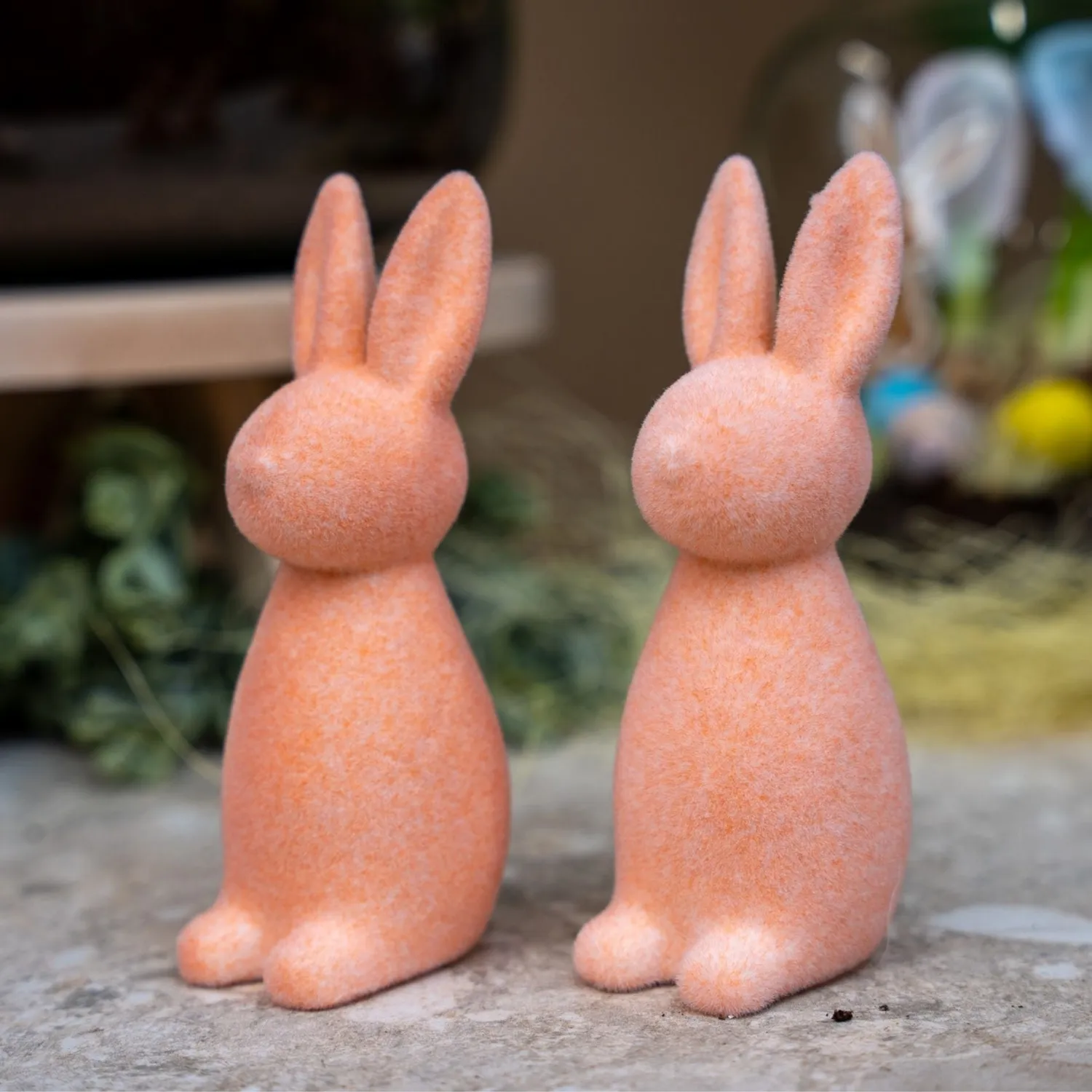 Urbanjungl Paashaas decoratie fluweel roze 15 cm per stuk