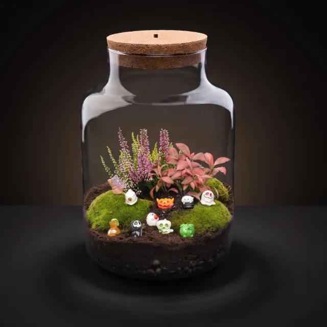 Urbanjungl Little Milky terrarium Halloween Spooky crew