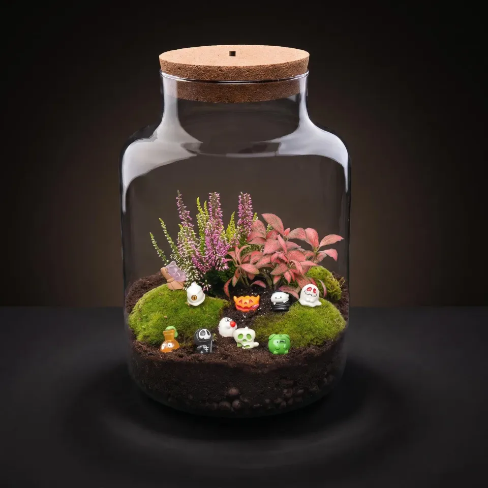 Urbanjungl Little Milky terrarium Halloween Spooky crew